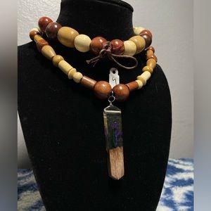 16.5” Resin Floral Pendant Wooden Necklace